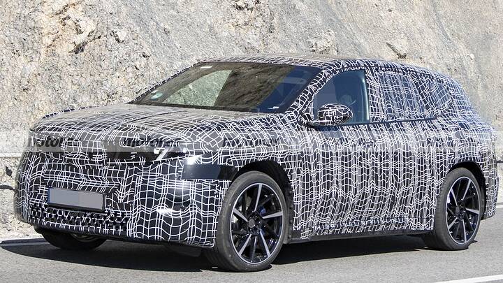 BMW ya tiene listo el iX3 más potente que verás pronto… no es un M puro, pero te va a sobrar 5