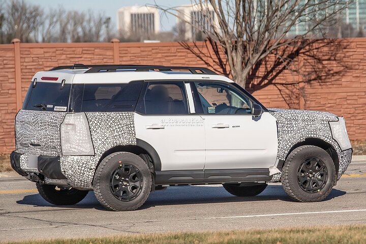 2025-ford-bronco-sport-prototypes-flaunt-huge-touchscreen-360-degree-camera-system_14