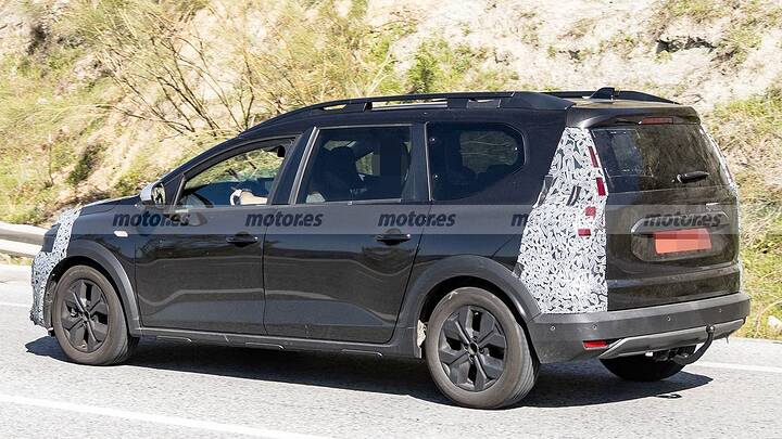 interior-dacia-jogger-2026-fotos-espia-2025107991-1746350933_8