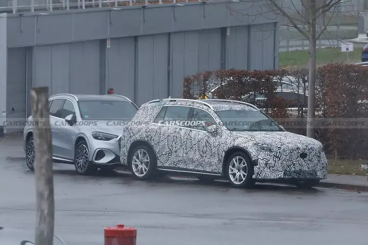 2027-Mercedes-GLC-EQ-7-Seat-1202-1-1536x1026