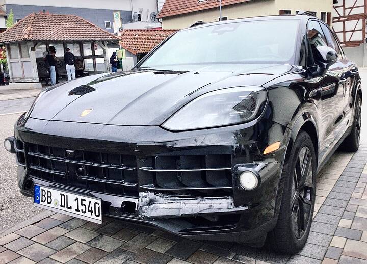 2027 Porsche Cayenne 2nd Facelift-newcarscoops-bc06