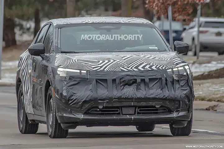 2026-nissan-leaf-spy-shots--photo-via-baldauf_100952038_h