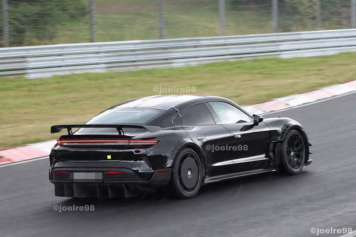 Hardcore Taycan Turbo GT spotted at Nürburgring! 🚀Are they testing a Manthey Kit or is it an of