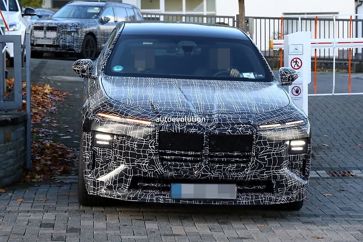 alpina-prepping-new-7er-flagship-sedan-spied-in-a-premiere_3