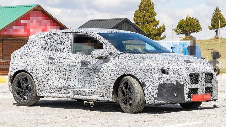 El interior del nuevo Renault Clio 2026 se descubre en estas fotos espía que adelantan un coche más digital y conectado 8