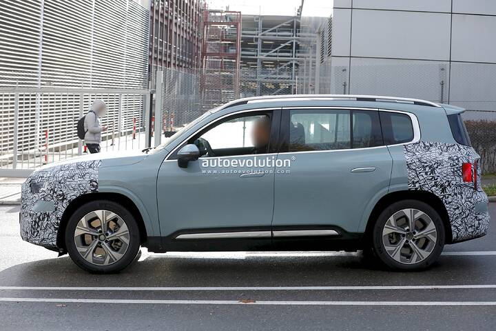 2026-mercedes-benz-glb-eq-sheds-more-camo-ahead-of-the-december-8-unveiling_11