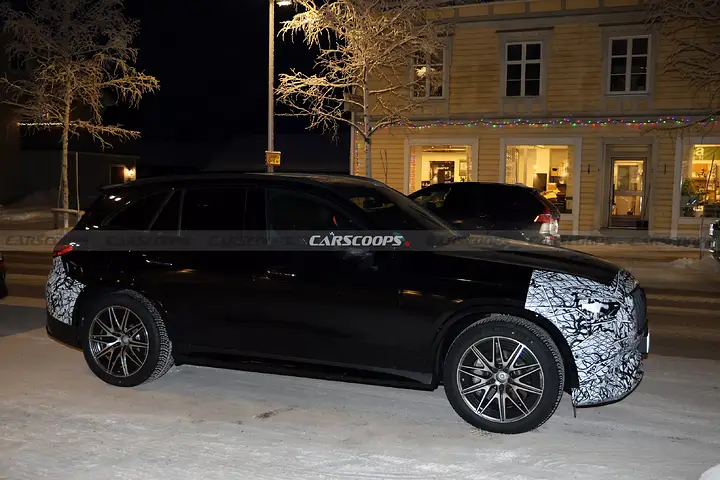 2027-Mercedes-AMG-GLC-43-newcarscoops-3