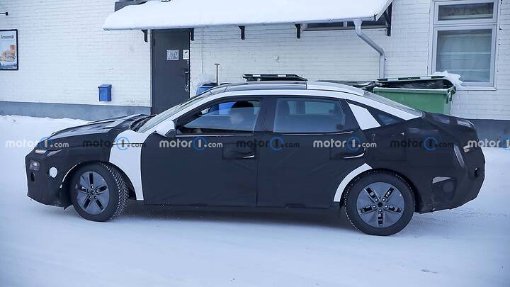 hyundai-elantra-2026-newcarscoops (1)