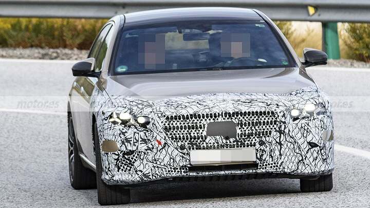 Mercedes ha entendido a la perfección el futuro, el nuevo Clase S se reinventará más por dentro 1