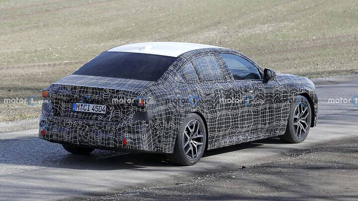 bmw-5er-g60-erlkonig-mit-facelift-im-stil-der-neuen-klasse (1)