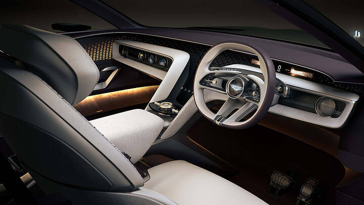 28 - EXP 15 Interior