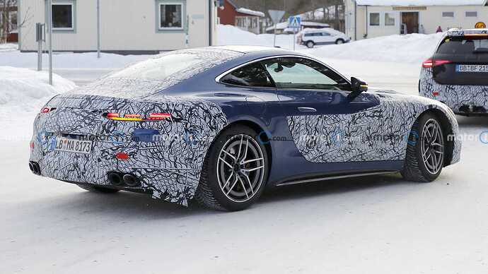 mercedes-amg-gt-rear-view-facelift-spy-photo