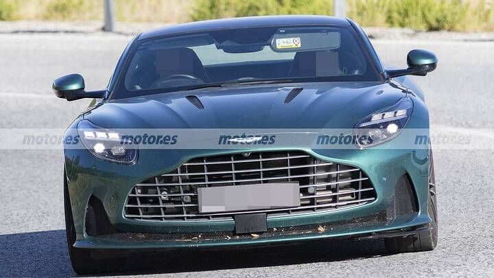 Cazado el próximo DB12 AMR en pruebas, esta mula de Aston Martin deja claro que habrá más de 700 CV 5