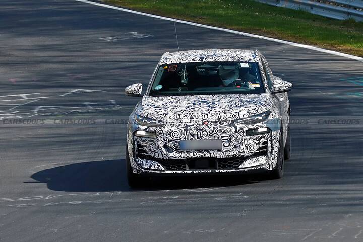2027 Audi RS Q6 Sportback e-tron was spied -newcarscoops_1