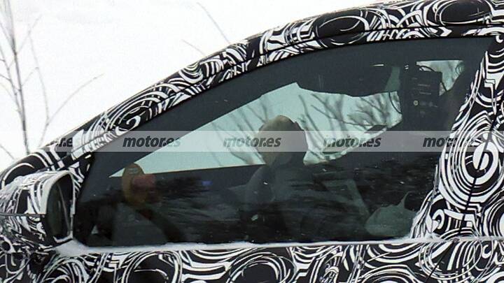 bmw-ix1-2027-fotos-espia-pruebas-invierno-2026113063-1773424185_18