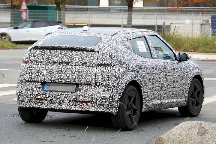 imgi_79_the-hyundai-ioniq-3-spied-with-concept-three-cues-tesla-esque-pleos-infotainment-system_29