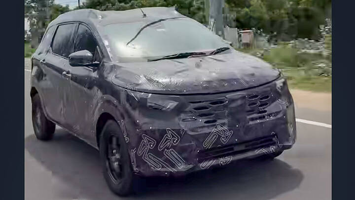 upcoming-nissan-mpv-spied-testing-2