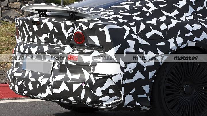 mercedes-amg-gt-berlina-2026-fotos-espia-2025109703-1755853086_12