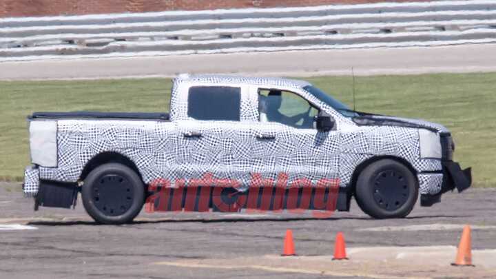 hub-motor-ford-f-150-lightning-mule-spy-photo (2)