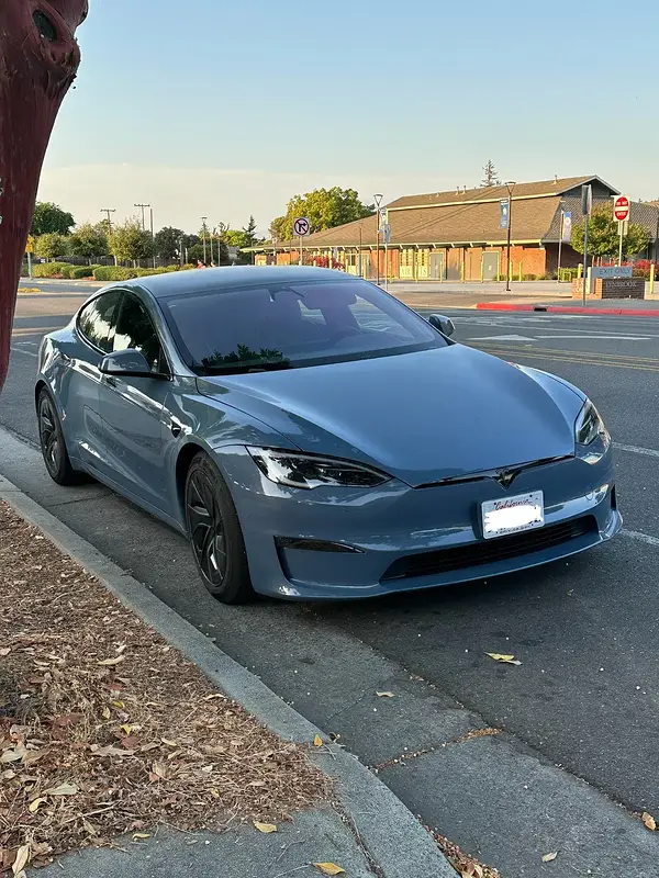 new-model-s-spotted-again-v0-xzs9xx8fkm5f1