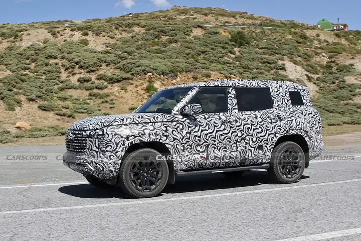Mitsubishi-Pajero-Scoop-6-2048x1367