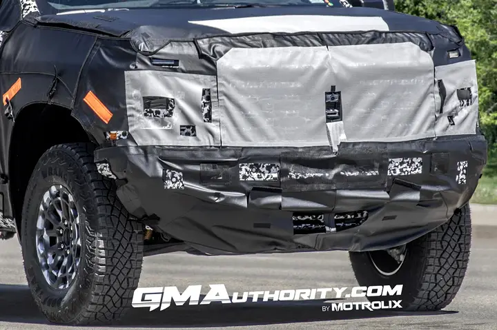 2027-Chevrolet-Silverado-ZR2-1500-Prototype-Spy-Shots-May-2025-Exterior-011-front-fascia