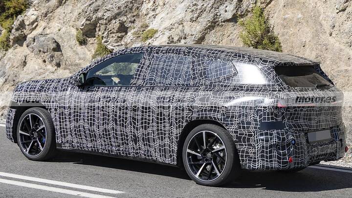 BMW ya tiene listo el iX3 más potente que verás pronto… no es un M puro, pero te va a sobrar 10