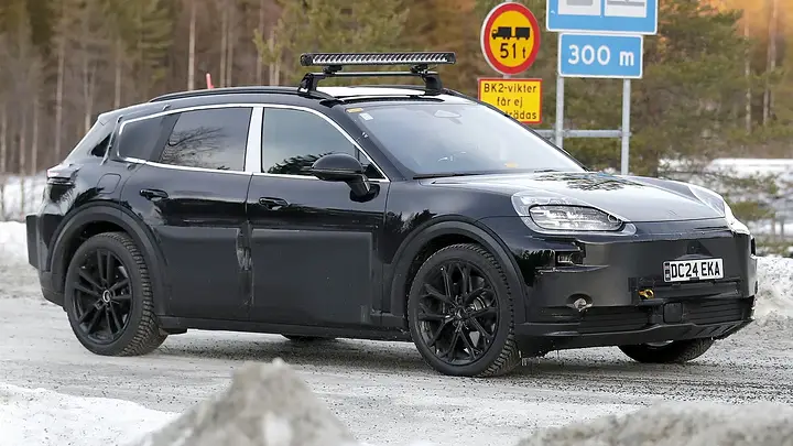 Bentley SUV EV Mule - front angled_qdhmq6