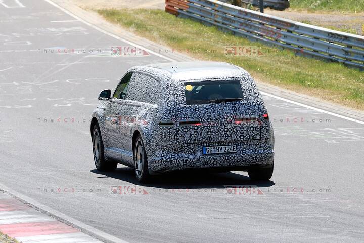 Genesis-GV90-loses-camouflage-nurburgring-10