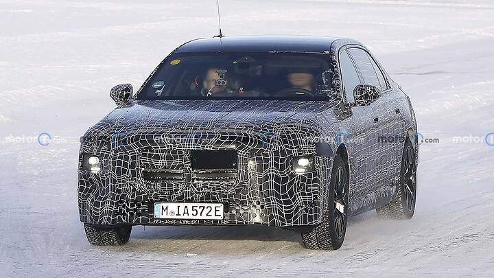 bmw-7er-g70-facelift-als-erlkonig-2025