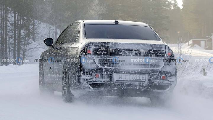 bmw-7er-g70-facelift-als-erlkonig-2025 (6)