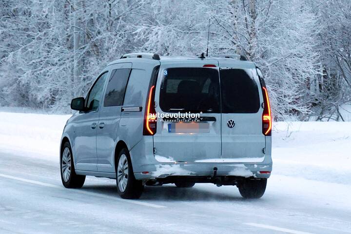 imgi_49_2027-volkswagen-caddy-facelift-spied-looking-mostly-unchanged-from-outgoing-model_14