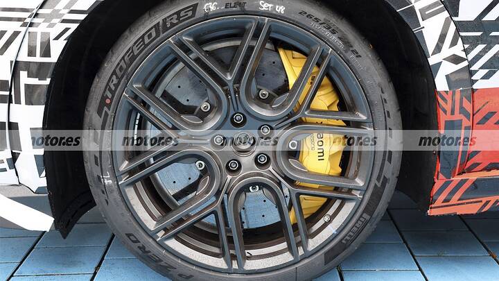 El nuevo Xiaomi YU7 GT quiere destronar a Ferrari, cazado en Nürburgring con más de 1.000 CV 17