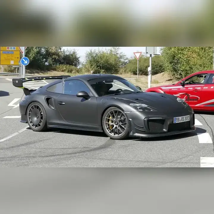 Efsane Flachbau Geri mi Dönüyor Porsche, Nürburgring’de gizemli bir Slantnose 911 prototipi ile (4)