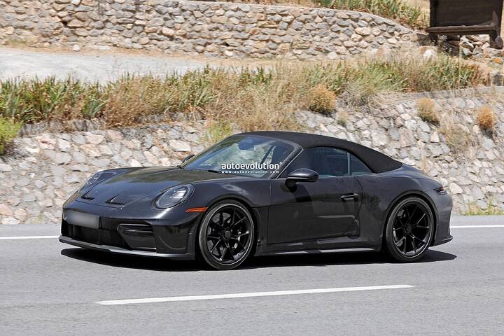 imgi_61_2027-porsche-911-speedster-test-mule-poses-for-the-camera-with-911-gt3-bits-and-bobs_10