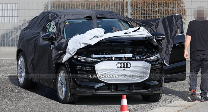 2023-Audi-Q6-e-tron-spy-1