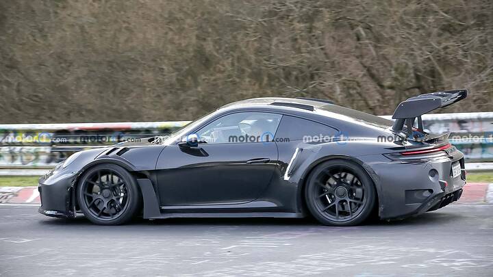 porsche-911-gt3-rs-facelift-2026-newcarscoops-(7)