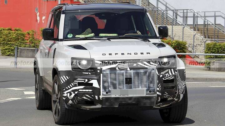 land-rover-defender-facelift-2028-fotos-newcarscoops-2026114508-17803310854