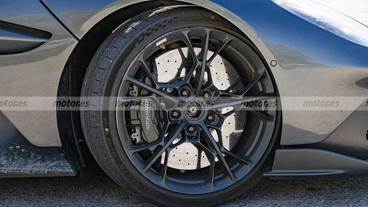 aston-martin-valhalla-2027-fotos-newcarscoops-2026113927-177764939717