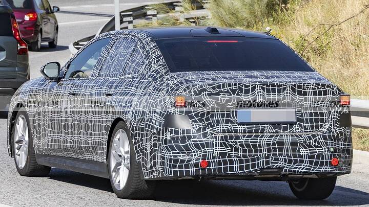 bmw-serie-5-restyling-2026-fotos-espia-2025109607-1755169557_11