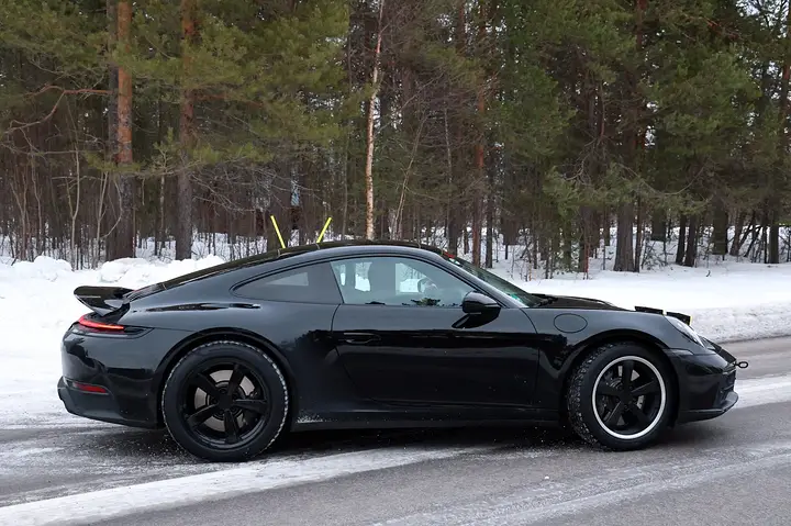 Porsche-Dakar-newcarscoops-10-2048x1365