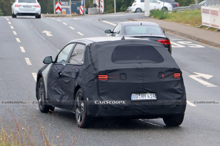 https___www.carscoops.com_wp-content_uploads_2023_10_Hyundai-Ioniq-5-facelift-00012-1024x682