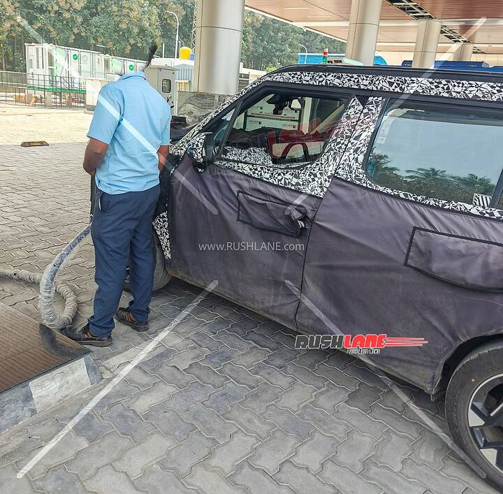 new-kia-syros-ev-spied-charging1