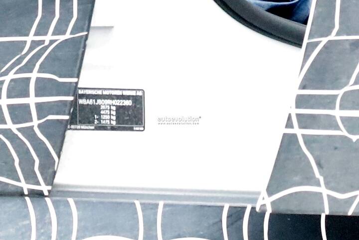 imgi_44_2028-bmw-m3-ev-prototype-shows-interior-details-may-weigh-nearly-2300-kg_6