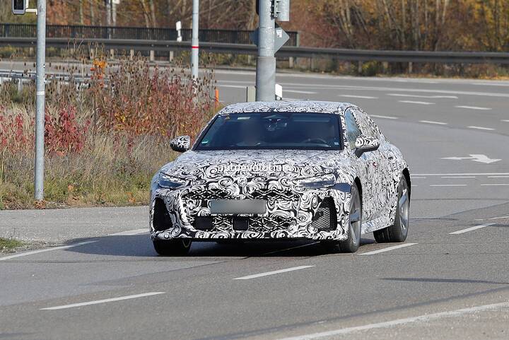 imgi_39_the-audi-rs-6-sedan-is-making-a-comeback-should-the-four-door-bmw-m5-worry_2