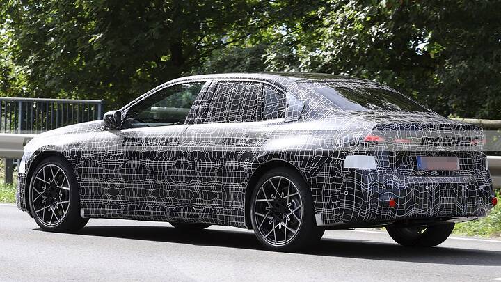 bmw-i3-2026-fotos-espia-luces-2025109934-1757017973_13