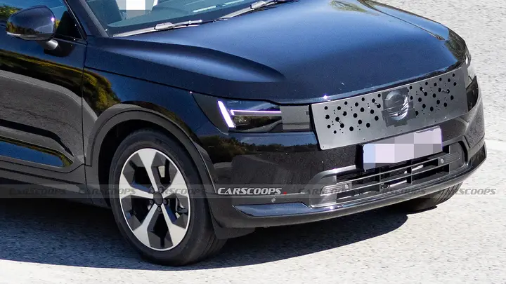 2027-Volvo-XC40-Facelift-Scoop-4-newcarscoops-2048x1152