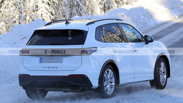 2027 Volkswagen Tiguan R newcarscoops 0007
