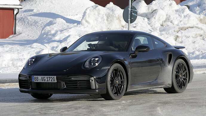 Porsche 911 (992.2) Turbo facelift spy shots-3