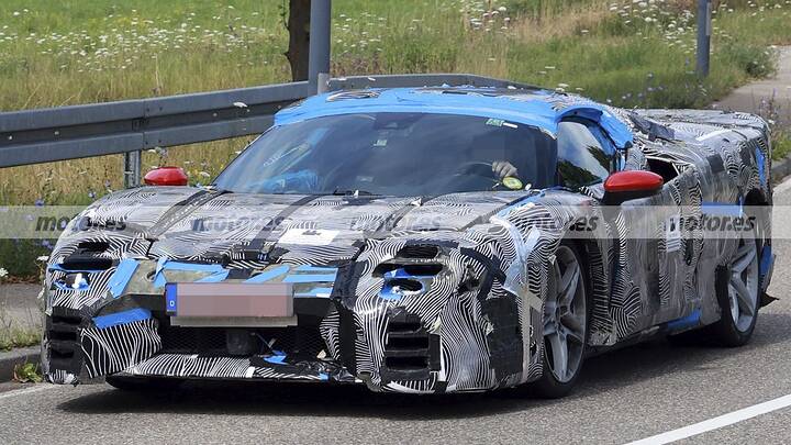 ferrari-fotos-espia-2025109415-1753870276_2